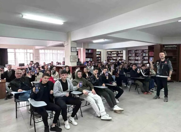 bursada-uyusturucu-ile-mucadele-egitimi-5-bin-kisiye-farkindalik-Jhacyvda.jpg