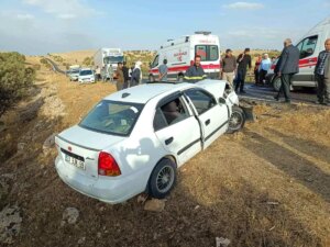 mardinde trafik kazasi 4 yarali lIGH4439.jpg